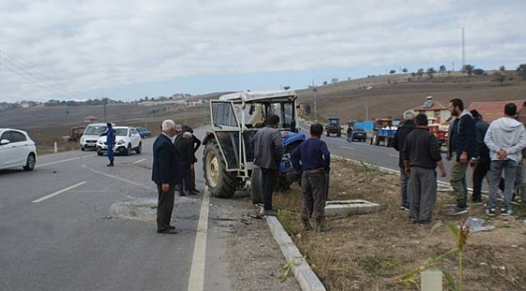 Samsun'da traktör devrildi: 4 yaralı