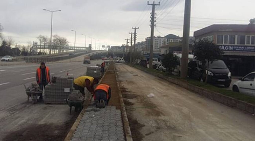 Büyükşehir Belediyesi'nden ilçelerde su ve yol hamlesi