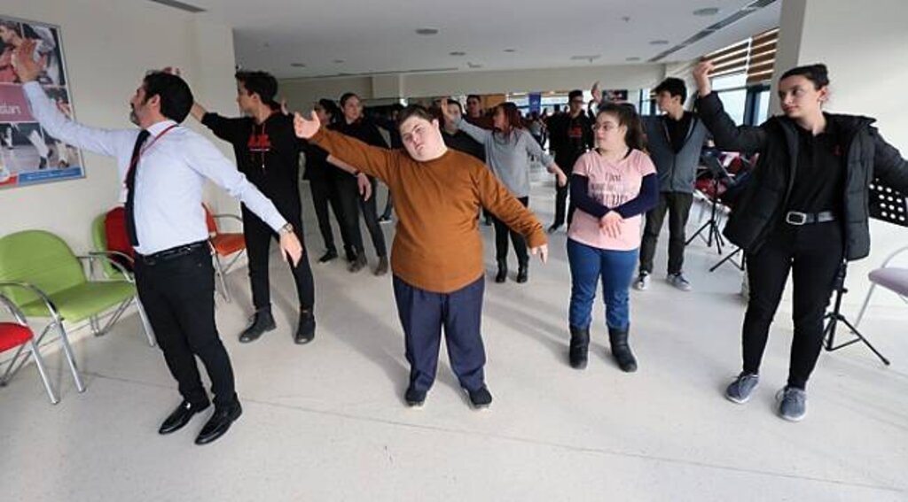 Liselileri ve özel çocukları buluşturan proje