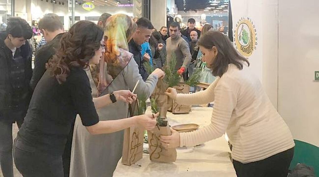 Samsunlular yeni yılı fidan dikerek karşıladı