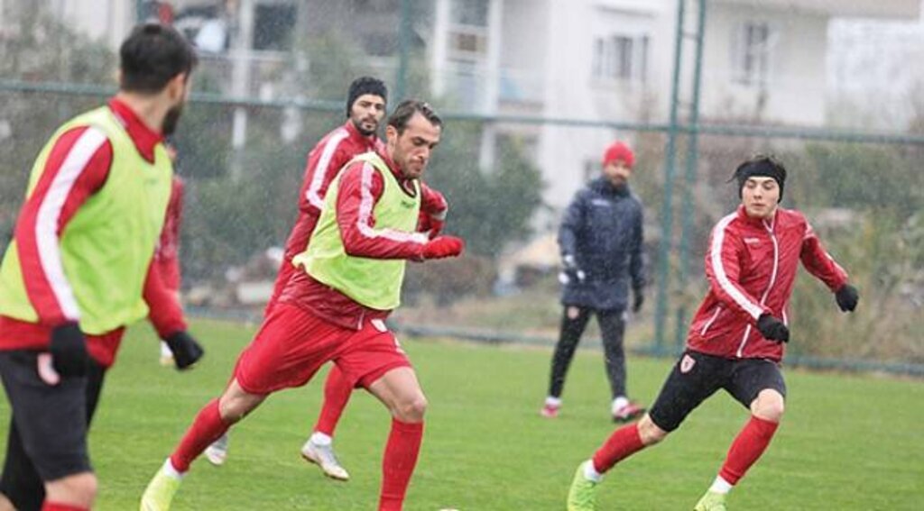Samsunspor yağmur altında çalıştı