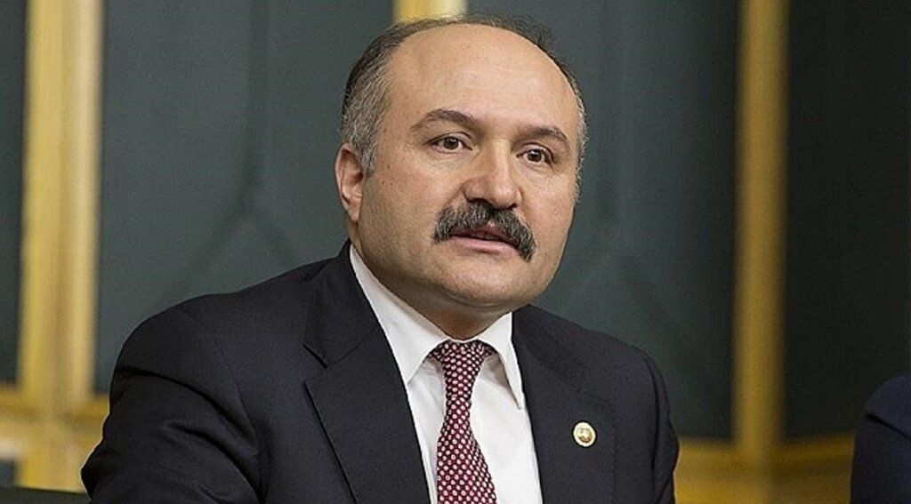 Erhan Usta Babacan'ın partisine mi geçiyor?