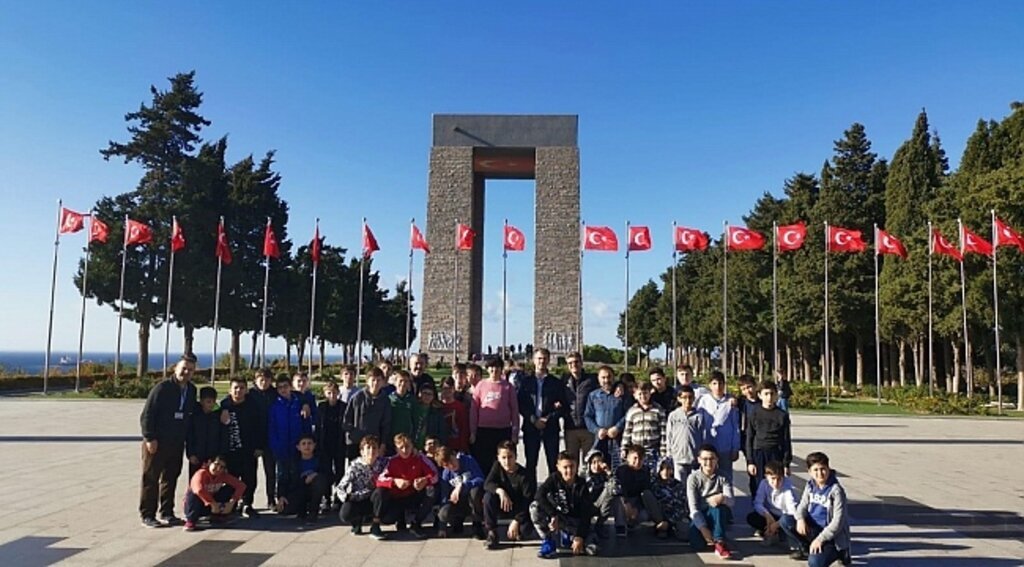 Samsun Haber - TÜGVA’lı gençlerden ecdada vefa ziyareti