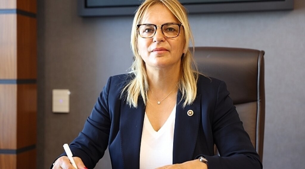 Hancıoğlu: “Sağlık emekçilerimizi koruyamazsak bu savaşı kaybederiz”