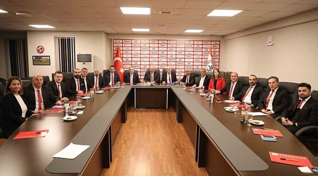 Samsunspor'da görev dağılımı yapıldı