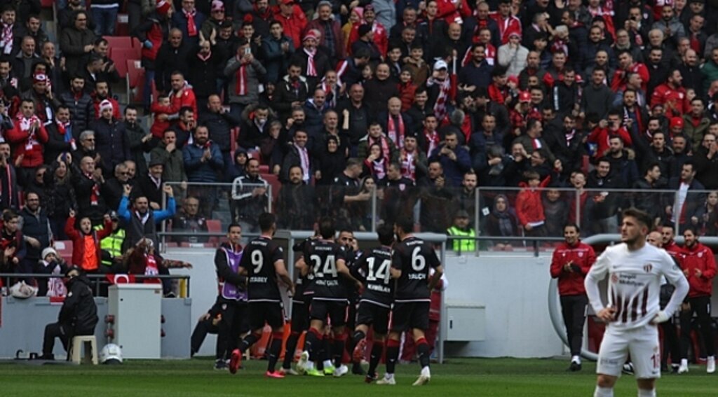 Samsunspor şampiyon gibi