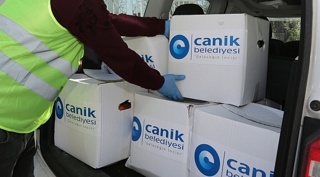 Canik Belediyesi kepenk kapatan esnafa el uzattı