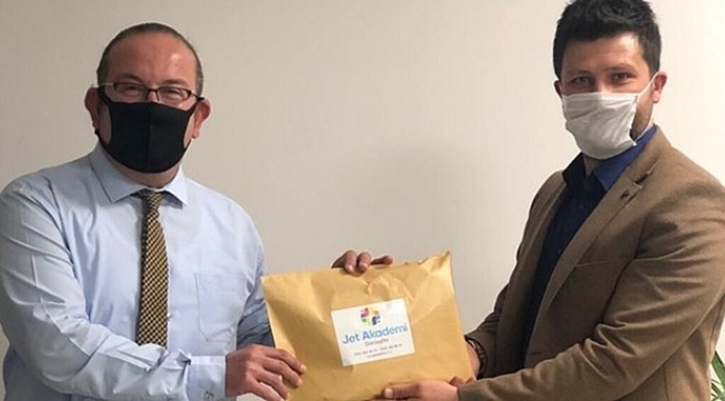 Jet Akademi'den Büyük Anadolu Hastaneleri'ne 'Maske Tokası'
