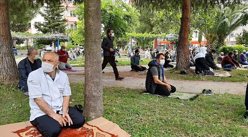 Samsun'da 2.5 ay sonra ilk cuma namazı kılındı