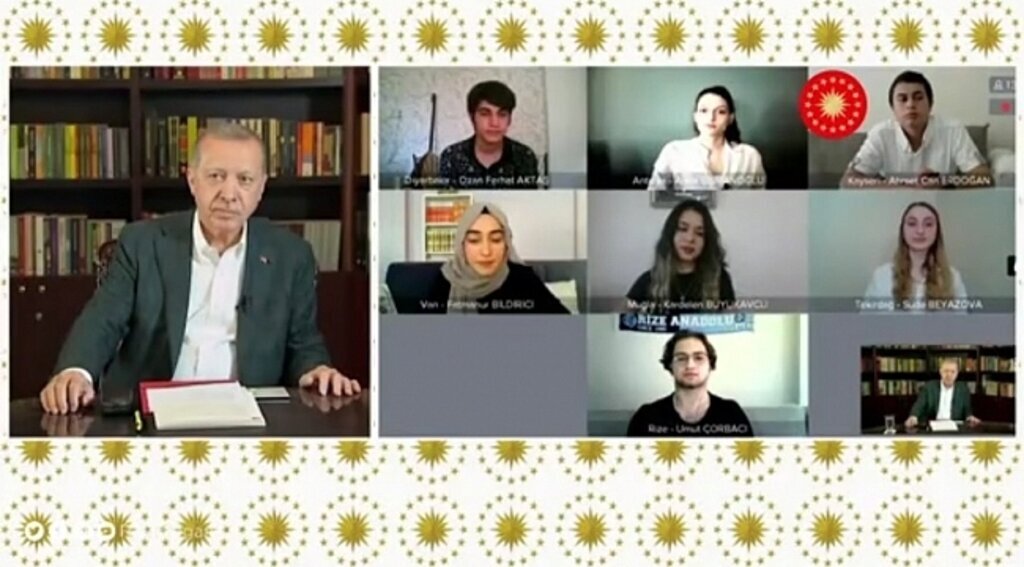 Cumhurbaşkanı Erdoğan YKS öncesi gençlerle buluştu