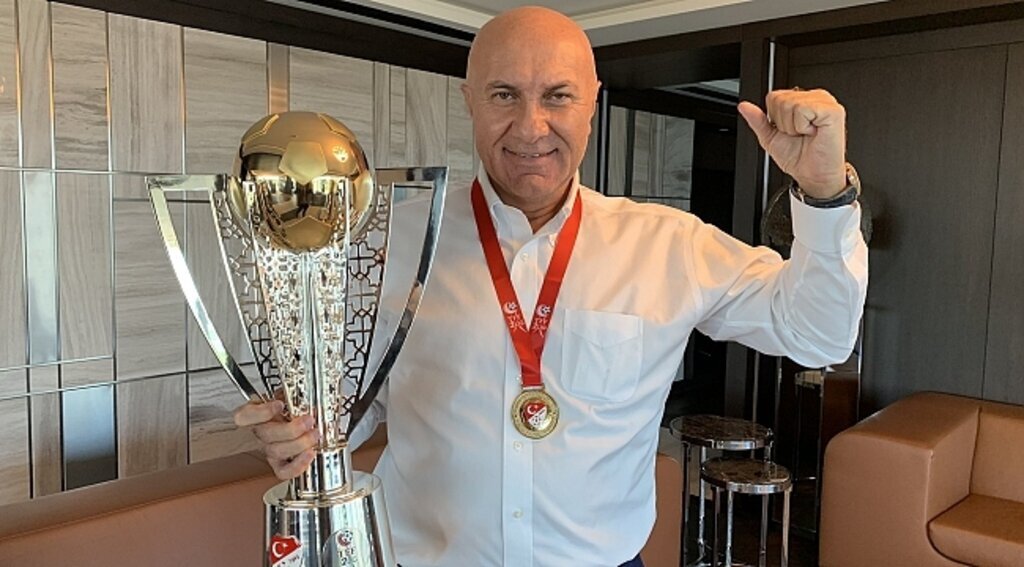 Başkan Yıldırım kupa ve madalyalarla geliyor