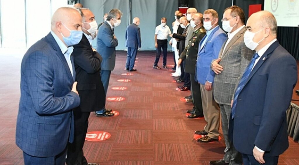 Samsun'da sosyal mesafeli bayramlaşma