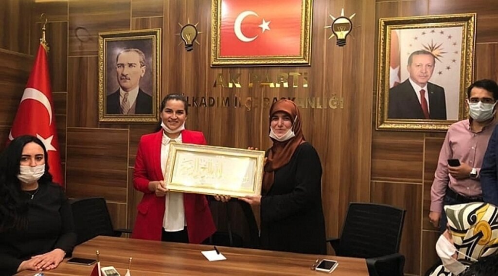 AK Parti İlkadım Kadın Kolları Başkanı Merve Bayraktar Keskin görevi devraldı