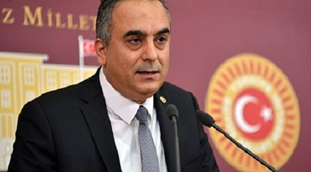 AK Parti İstanbul Milletvekili Markar Esayan hayatını kaybetti