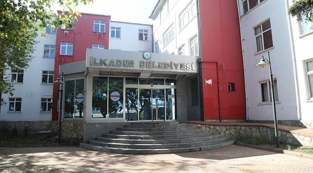 İlkadım Belediyesi eski Gazi hizmet binasını satışa çıkardı