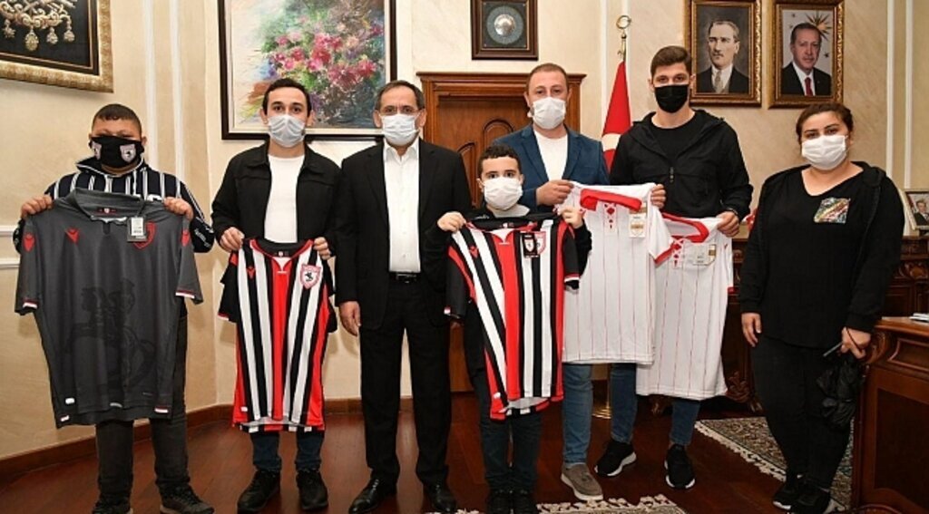 Samsunspor formaları sahiplerini buldu