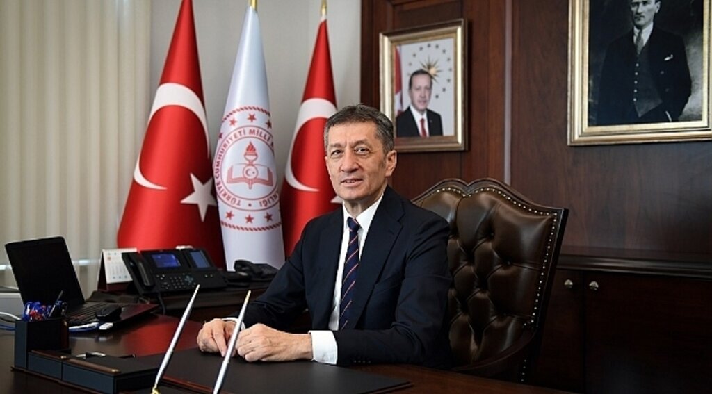 Bakan Selçuk Samsun'daki o okulun pansiyonu için söz verdi