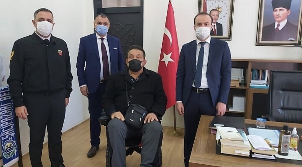 Salıpazarı'nda engelli vatandaşlar yeni yıla mutlu girdi