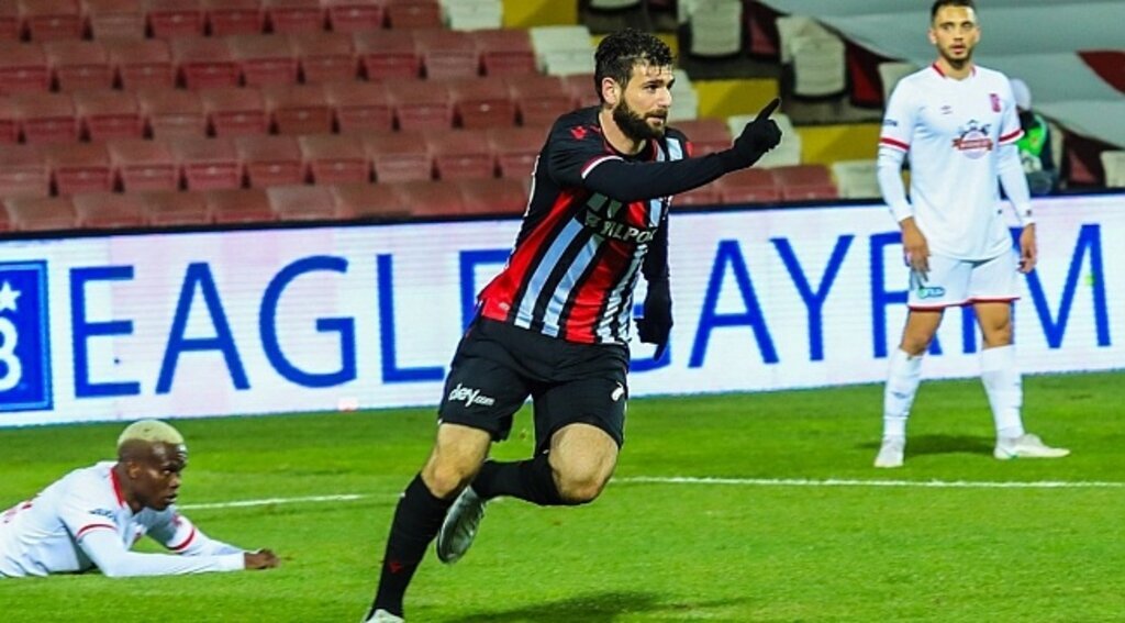 Samsunspor deplasmandan 3 puanla dönüyor