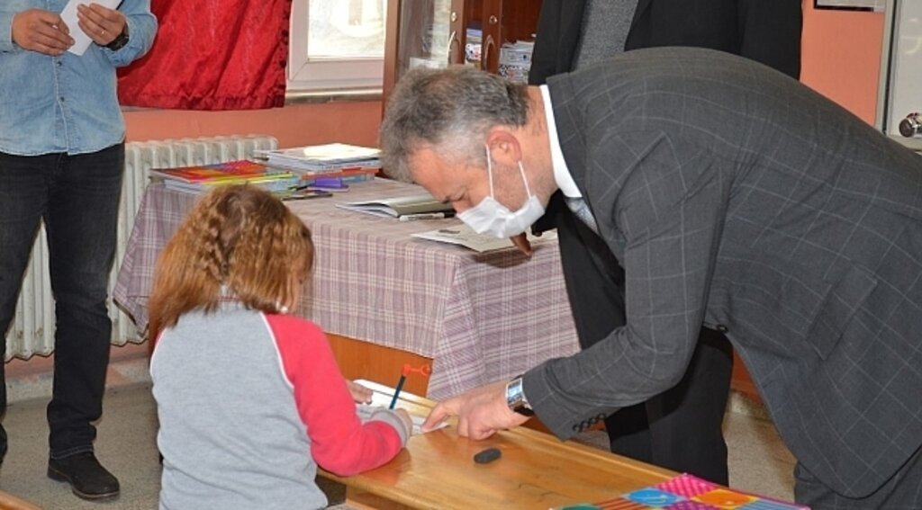 Başkan Topaloğlu öğrencileri yalnız bırakmıyor