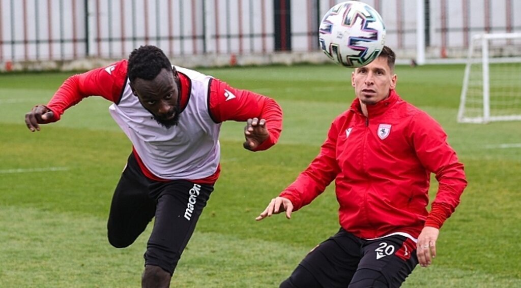 Samsunspor Adana Demirspor'a ısınıyor