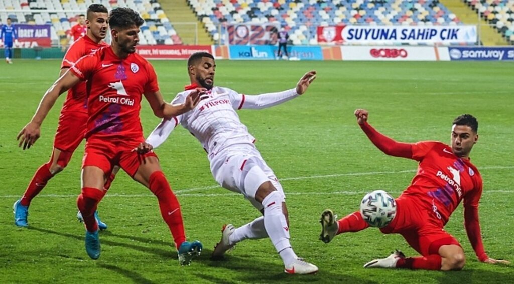 Samsunspor deplasmandan 1 puanla döndü
