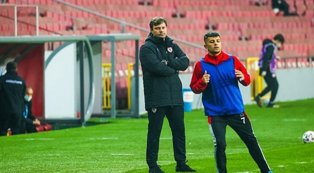 Samsunspor Teknik Direktör Sağlam: Hakem maçın önüne geçti