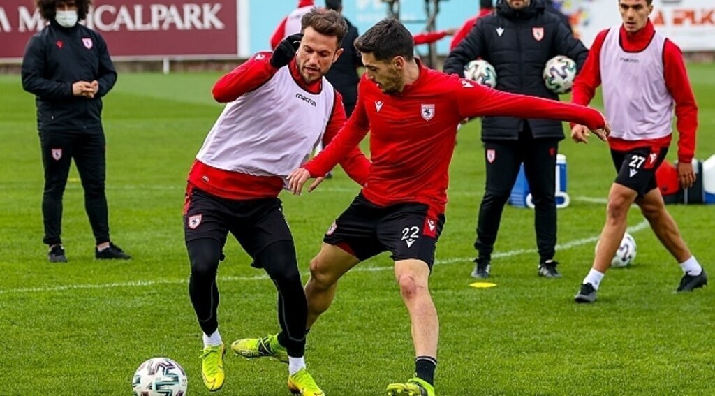 Samsunspor Tuzlaspor'a ısınıyor