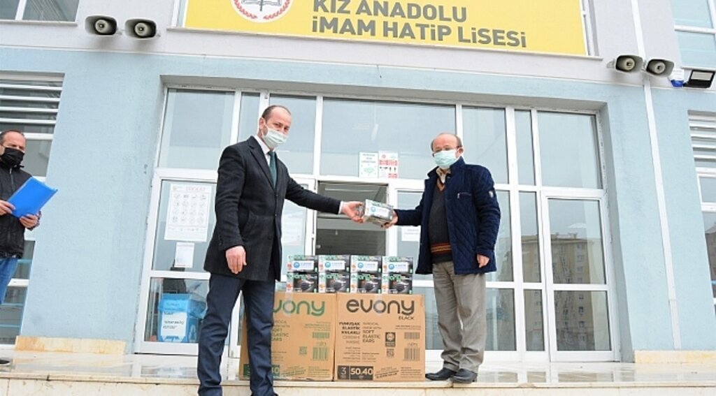 Canik Belediyesi’nden okullara maske
