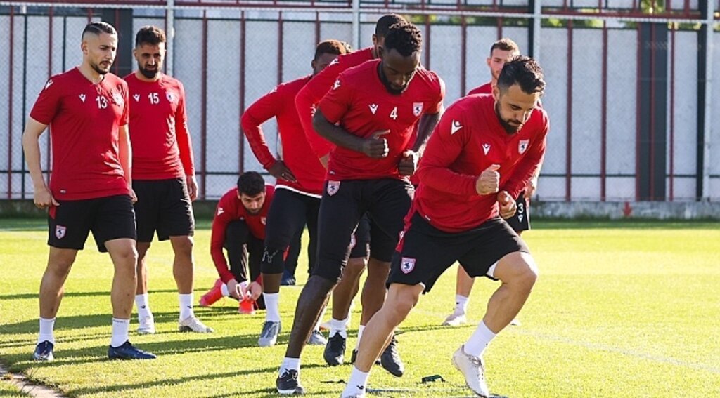 Samsunspor Altınordu'ya bileniyor