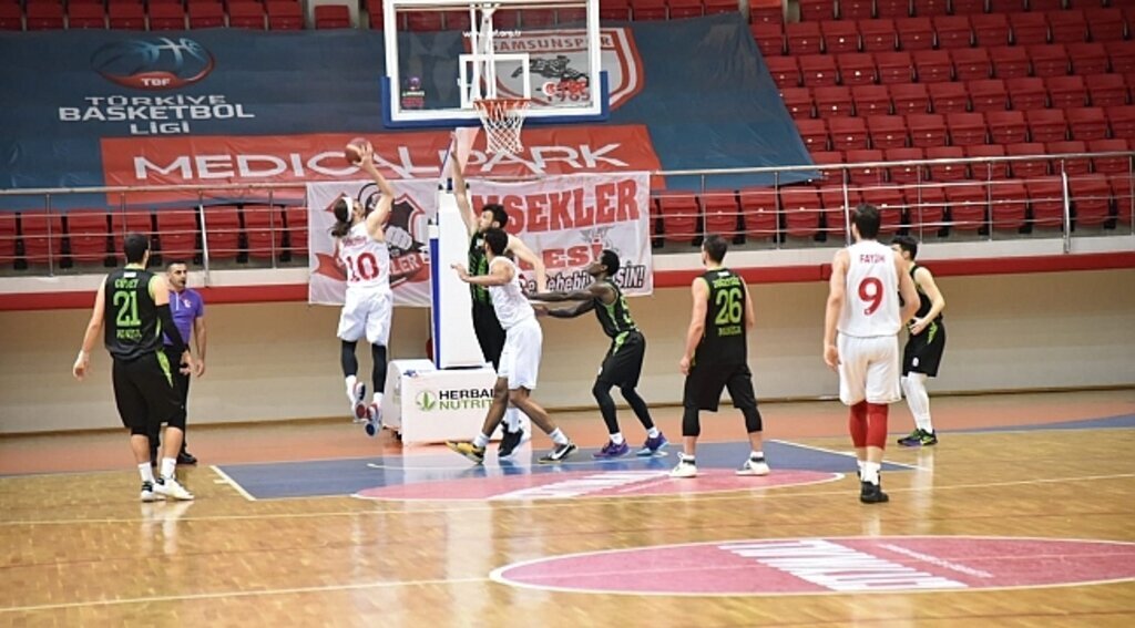 Samsunspor basketbolda güldürdü