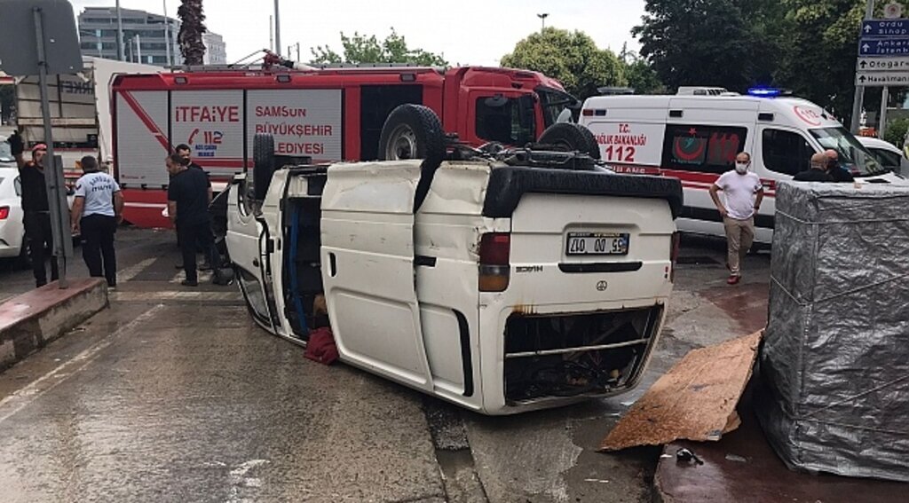 Samsun'da yağış kaza getirdi! Aynı aileden 4 kişi yaralandı
