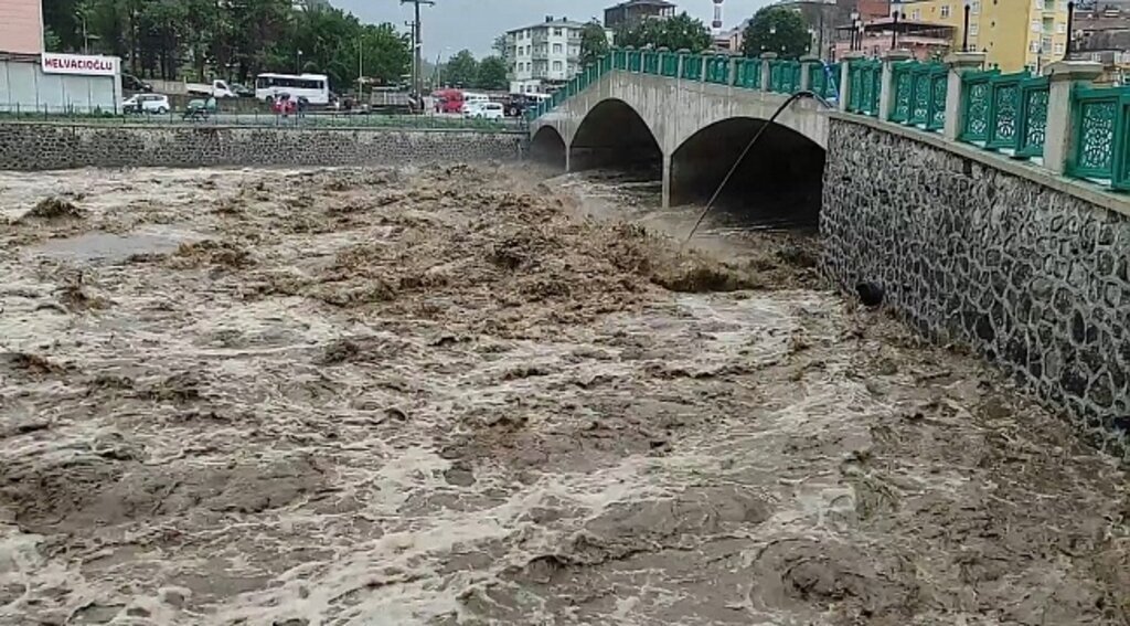 Meteorolojiden kritik uyarı! Samsun'un batı ilçelerinde sel bekleniyor