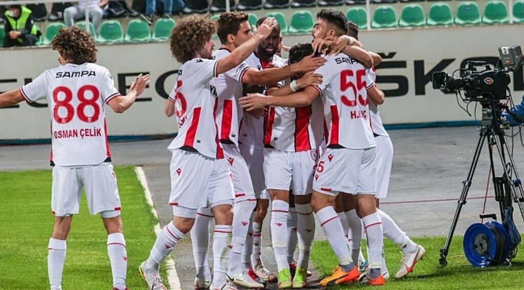 Samsunspor deplasmandan 3 puanla dönüyor