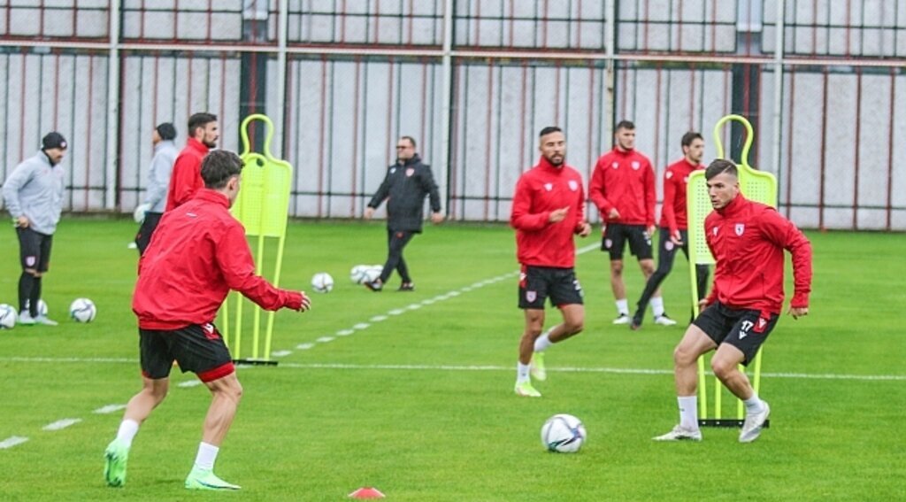 Samsunspor Adanaspor'a bileniyor