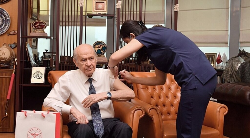 MHP Lideri Bahçeli Turkovac aşısı oldu