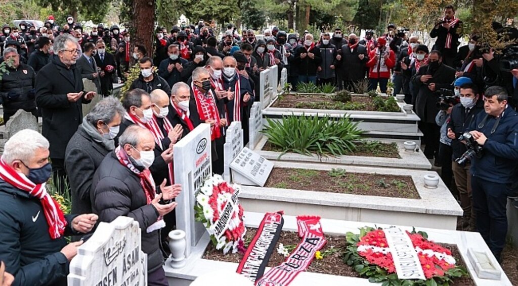 Samsunspor futbol şehitlerini andı