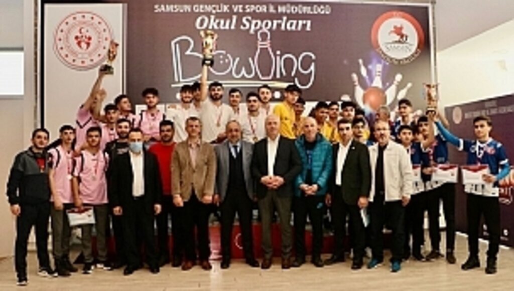 Bowling şampiyonasında kupalar sahiplerini buldu