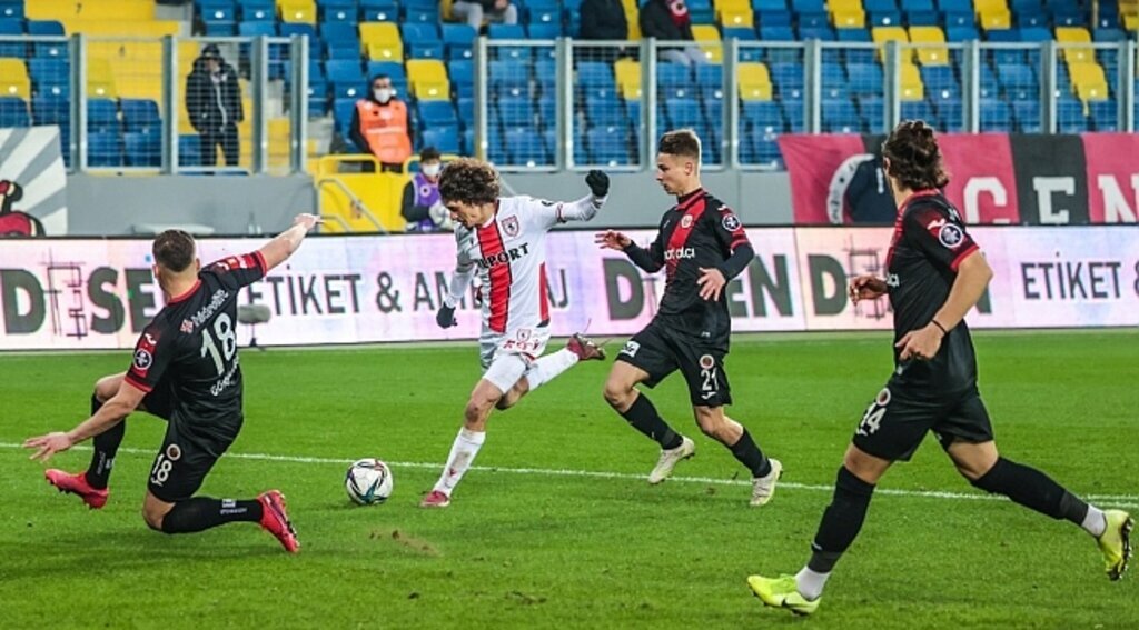 Samsunspor deplasmandan 1 puanla dönüyor
