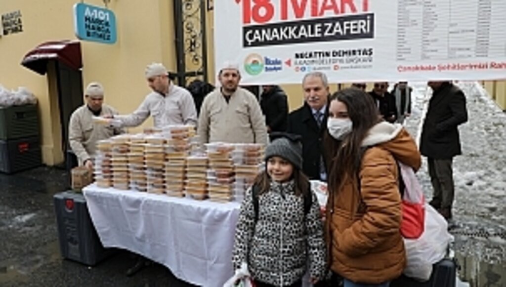 Başkan Demirtaş Büyük Cami cemaatine Çanakkale Şavaş'ı menüsünü ikram etti
