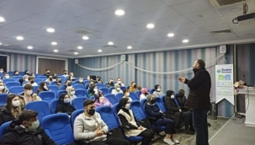 BAŞKAN DEMİRTAŞ,ÖĞRENCİLERİMİZDEN TEK İSTEĞİMİZ SUNULAN İMKANLARI FIRSATA ÇEVİRMELERİ