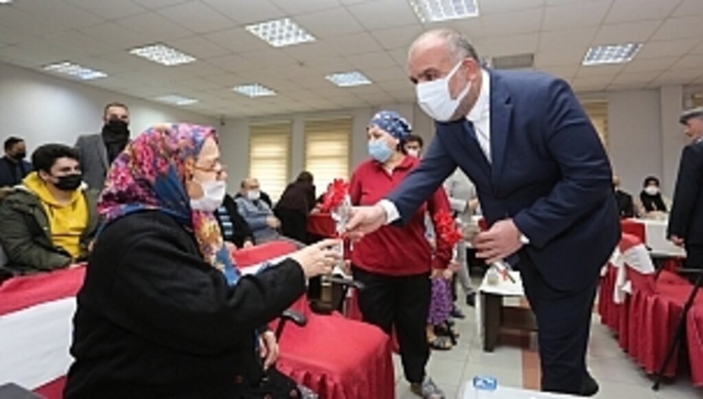 Başkan Sandıkçı'dan huzurevi ziyareti