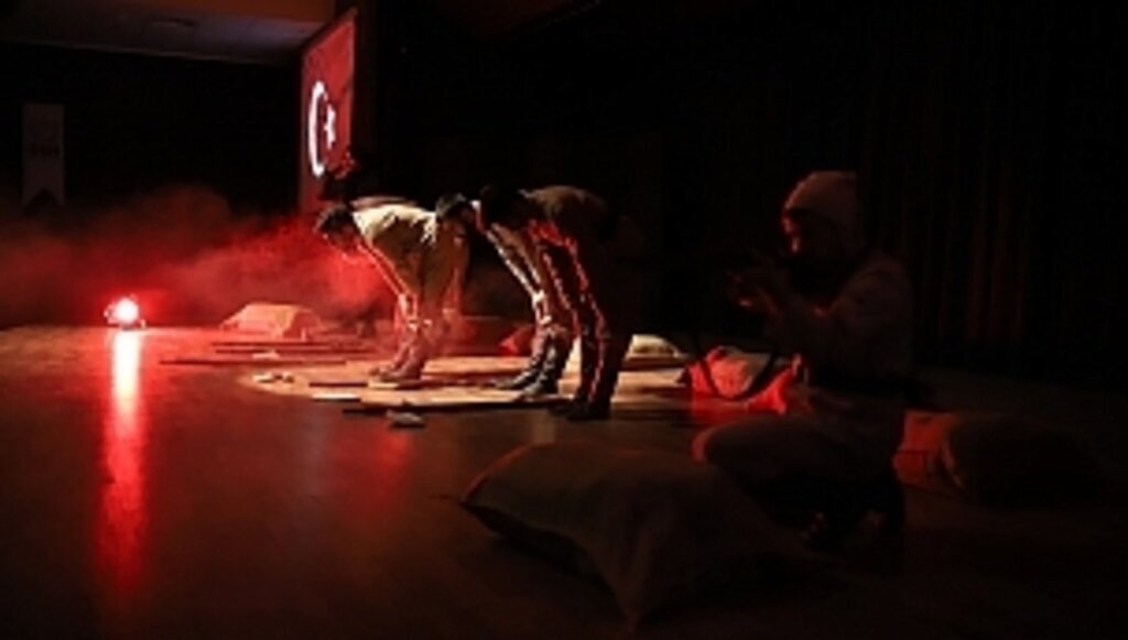 'Çanakkale Ruhu' gençlerle sahnede can buldu