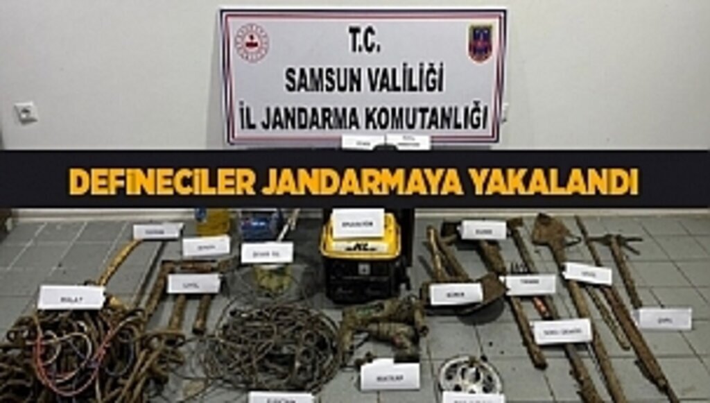 Defineciler jandarmaya yakalandı
