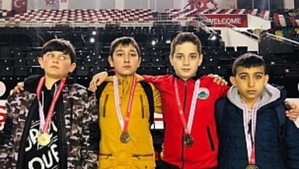 İLKADIM GÜREŞ TAKIMI MADALYAYA DOYMUYOR