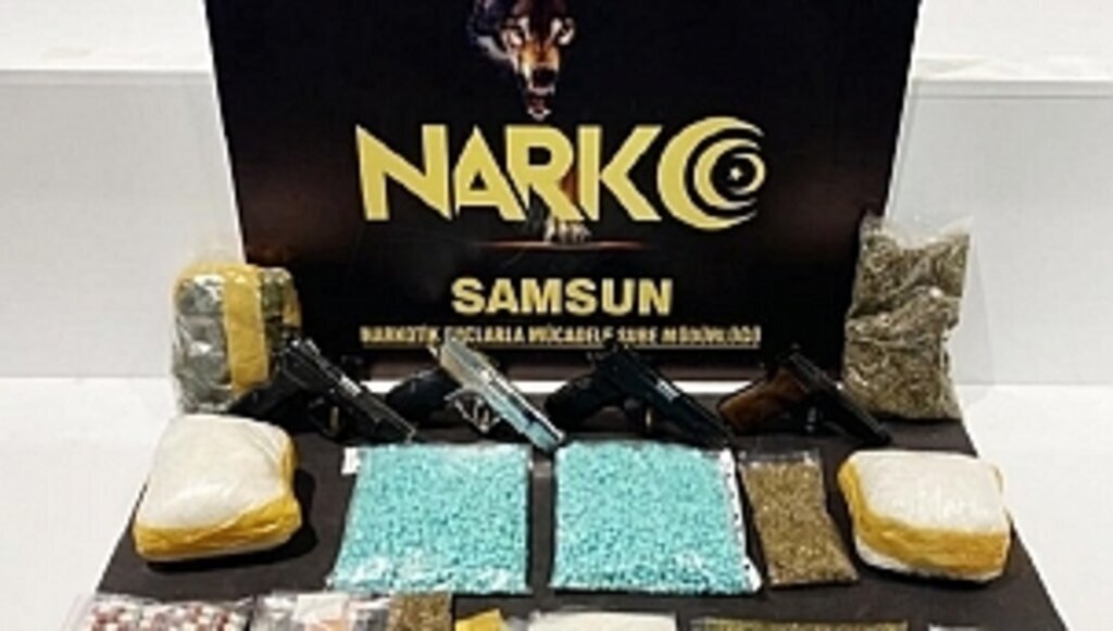 Narkotik'ten torbacılara baskın: 5 gözaltı