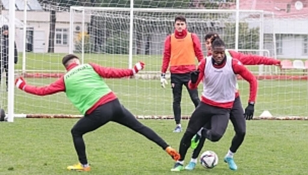 Samsunspor hazırlıklarına ara vermiyor