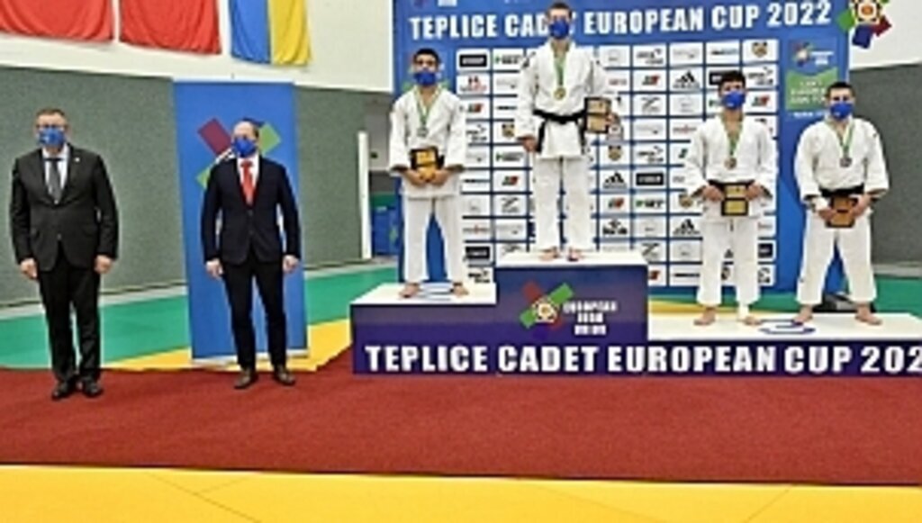 AVRUPA'DA CANİK RÜZGARLARI ESİYOR