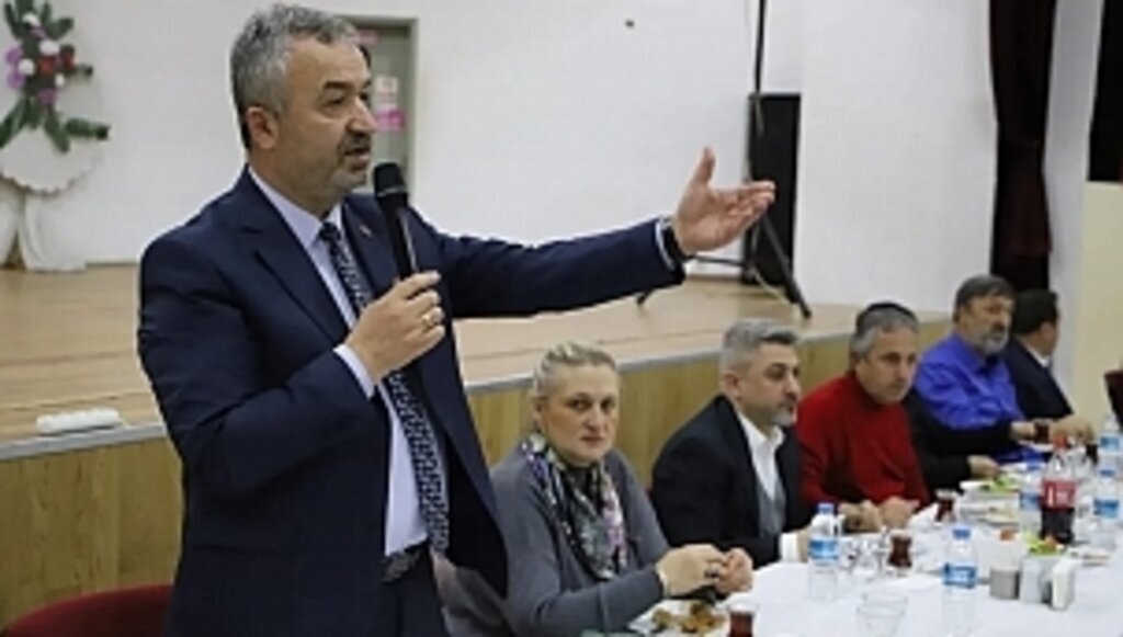 Başkan Topaloğlu'ndan Personeline İftar Yemeği