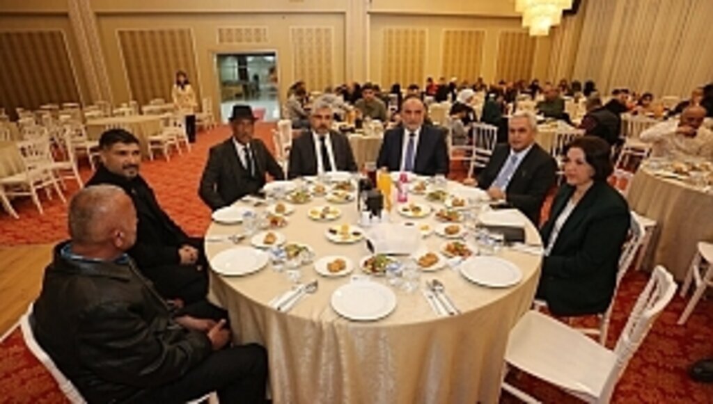 DÜNYA ROMANLAR GÜNÜ'NDE 